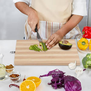 Tabla de Cortar de Madera de Bambú Marrón al por Mayor para Cocina con Anillo para Colgar, Tabla de Cortar Ligera para Verduras y Queso - Product Image 3