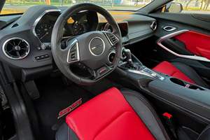 Camaro 2SS Cabriolet 2023, moteur V8 de 6,2 litres, intérieur rouge, non modifié - Product Image 4