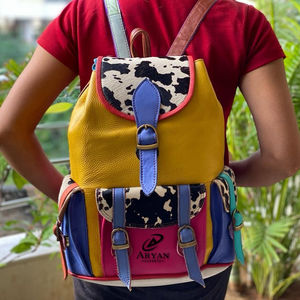 Sac à dos en cuir de vache avec fourrure animale - Product Image 1