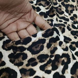 เสื้อเชิ้ตแขนสั้นผ้าซาตินผ้าฝ้าย100% สำหรับผู้ชายเสื้อเชิ้ตลำลอง & เป็นทางการสีพื้นระบายอากาศและยั่งยืนสำหรับลุคฤดูร้อนที่สมบูรณ์แบบ - Product Image 3