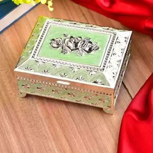 กล่องเครื่องประดับโลหะสำหรับตกแต่งดีไซน์ใหม่สำหรับรักษาเครื่องประดับที่หรูหราในราคาขายส่งและดีไซน์หรูหรา - Product Image 3