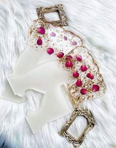 Support de Coran rose personnalisé en forme d'animal, toucher réel, fait main, avec marque-page et tasbih – Art de collection HF Industries - Product Image 4