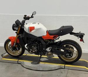 Nouvelle Moto Sportive Rétro XSR900 2026, 3 Cylindres, Injection de Carburant, Moto de Route, Transmission Manuelle 6 Vitesses, ABS - Product Image 2