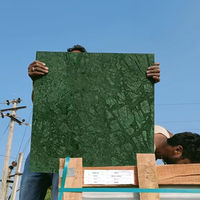 Carreaux de marbre vert indien au design moderne Finition de surface polie pour sol intérieur de villa et d'hôtel Garantie 1 an
