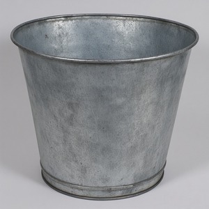 Maceta galvanizada de lujo con detalles rústicos diseñada para la belleza tradicional brillante de la temporada a la configuración del jardín al aire libre - Product Image 4