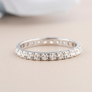 Moissanite de oro de 14 quilates, banda de eternidad completa apilable, anillo de piedras preciosas para novia de diamantes para mujer, para promesas, regalo de aniversario, Idea - Product Image 1