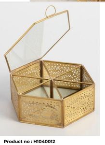 Boîte à bijoux de créateur en laiton couleur or de grande taille de qualité exclusive avec motif carré de rangement en métal et anneau en verre admirable - Product Image 3