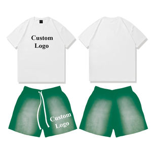 Ensemble de survêtement streetwear pour homme avec logo personnalisé imprimé DTG, t-shirt et short amples, ensemble deux pièces - Product Image 4