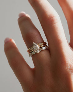 East West Marquise Cut Moissanite Diamond Wedding Band 14K Oro amarillo sólido Media eternidad Anillo apilable Anillo de novia a juego - Product Image 5