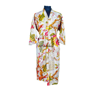 Kimono largo para mujer, estilo Kantha, bata de invierno, tela ecológica, étnica, tradicional, vintage, india, hecho a mano, colorido, de algodón, con estampado floral. - Product Image 2