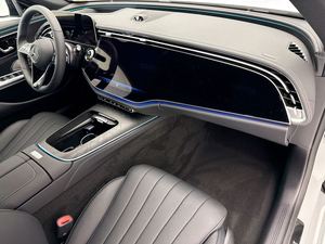 Mercedes-Benz Classe E 350 RWD berline d'occasion en excellent état, boîte automatique 9 vitesses, 255 ch, à vendre - Product Image 3