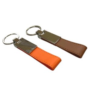 LLavero de aleación de Zinc con diseño abierto, logo personalizado, de cuero PU estampado - Product Image 3