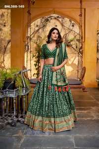 ชุดเลเฮนกาโชลีผ้าไหมทัสาร์แบบดั้งเดิมของอินเดีย ประดับด้วยประกายระยิบระยับและงานปักขอบลูกไม้ คุณภาพส่งออกสำหรับผู้หญิง - Product Image 5