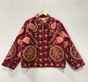 Veste en tissu velours avec broderie Suzani pour femmes, veste courte décontractée à fleurs, style bohème, mode de rue pour elle, manteau Suzani à fleurs - Product Image 1