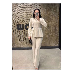 Camicia Inovista con cintura abbottonata pietra - Product Image 3