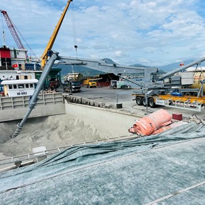 Advanced Technology Cement Ship Unloader Energy Efficient System for Bulk <b>Material</b> <b>Handling</b> and Port Use - Product Image 5