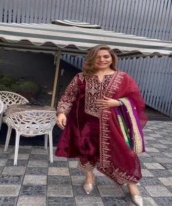 ชุดเดรสฮิญาบสำหรับผู้ชายชุดเดรสผ้าซาตินปักลายแบบซาอุดิอาระเบีย - Product Image 5