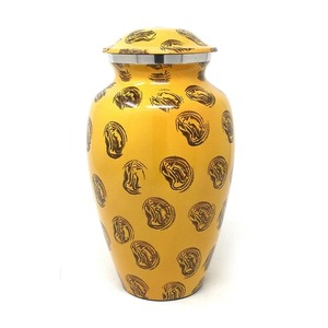 Urne gravée sur mesure de conception unique pour cendres humaines Urne de crémation personnalisée disponible à des prix abordables - Product Image 3