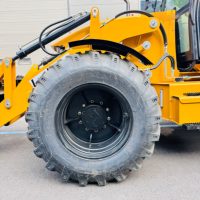 Tracteur tout-terrain avec pelle rétrocaveuse RG-388-4AM Euro 5 en option, facile à utiliser, longue durée de vie, idéal pour les travaux sur terrains accidentés