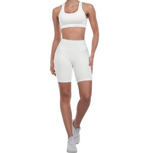 Pantalones cortos de Yoga de cintura alta para mujer con bolsillos laterales Diseño de cintura en V Pantalones de fitness para levantamiento de cadera para correr Deportes Patrón sólido - Product Image 1