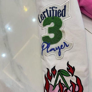 Veste universitaire pour femme, matelassée, broderie sur le devant, manches longues, bouton, bomber court, décontractée, baseball, streetwear, doublure en coton - Product Image 4