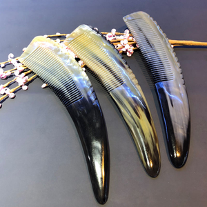 Peine de Cuerno Natural con Forma de Cuerno para Tamaño Personalizado y Mango Hecho a Mano, Producto en Oferta a Bajo Precio por Tradebit - Product Image 3