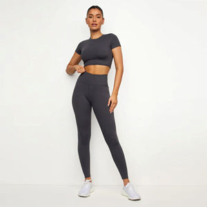 Ropa de gimnasio Logotipo personalizado Active Women's O Neck Manga corta Slim Fit crop top Gym Quick Dry Yoga Sports Crop Top camiseta teñida gris - Product Image 6