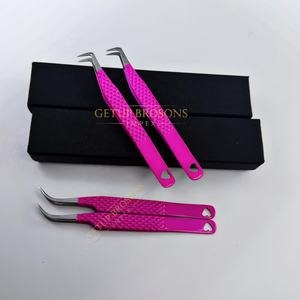 Pinzas para Extensión de Pestañas Curvas de Acero Inoxidable Getup Brosons Impex, Color Rosa Intenso con Recubrimiento en Polvo, Pinzas Profesionales para Pestañas - Product Image 3