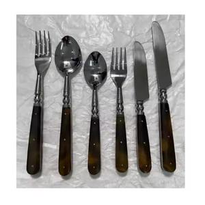 ชุดช้อนส้อมสแตนเลสคุณภาพสูง เป็นมิตรกับสิ่งแวดล้อม ขัดเงาอย่างดี ดีไซน์หรูหรา ด้ามจับโลหะ ใช้กับเครื่องล้างจานได้ เหมาะสำหรับใช้ในครัวเรือน - Product Image 5