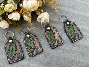 Porte-clés en cuir usiné à la main personnalisé Fabricant de porte-clés de voiture en cuir véritable de haute qualité fait à la main en gros en vrac - Product Image 3