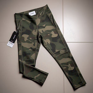 Impresión gráfica Camuflaje Yoga Legging Entrenamiento Fitness Wear Camo Print Legging Hombres Camuflaje Sublimación Pantalones de compresión - Product Image 2