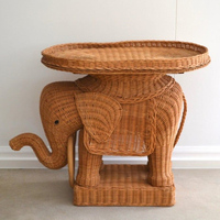 Table d'appoint éléphant en osier de rotin rose décor à la maison OEM accepté Table basse faite à la main pour salon Table Console unique