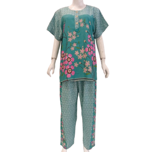 Pyjama pour femmes, manches courtes et pantalon long, en tissu rayonne, par Chrysanta - Product Image 2
