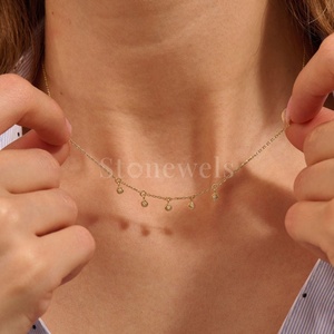 Collar de gota de diamantes un collar con colgante de gota exquisito y elegante, adornado con diamantes brillantes para un atemporal - Product Image 5