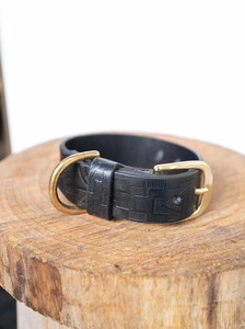 Collier de chien en relief personnalisé avec motif solide en cuir noir de 30mm et décoration de rivet - Product Image 5