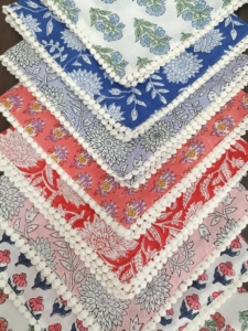 ชุดผ้าเช็ดปากพิมพ์ลายบล็อกทำด้วยมือทำจากผ้าฝ้าย100% ชุดแต่งขอบปอมปอมลูกไม้ผ้าเช็ดปากคละแบบสำหรับงานแต่งงานอุปกรณ์เสริมผ้าเช็ดปาก - Product Image 6