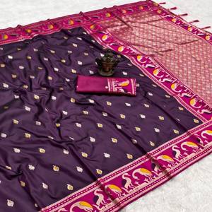 ชุดส่าหรีผ้าไหม Banarasi รุ่นใหม่จาก VASTRA COTTAGE พร้อมลายปักดิ้น Zari ทั่วผืน ดีไซน์หรูหรา ผ้าปาลูเนื้อนุ่ม พร้อมเสื้อไหมทอสีตัดกัน - Product Image 6