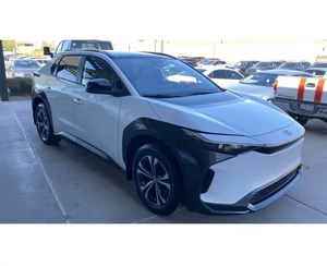 Toyota BZ4X XLE AWD SUV 2023, Volante a la Derecha/Izquierda, Interior de Cuero Oscuro, Certificado, Usado en Buen Estado, Eléctrico - Product Image 1