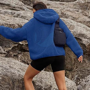 เสื้อสเวตเชิ้ตผู้หญิงคุณภาพสูงบุขนเชอร์ปา สวมใส่สบายสำหรับฤดูหนาว พร้อมโลโก้สั่งทำด้านหน้า ราคาขายส่ง - Product Image 4