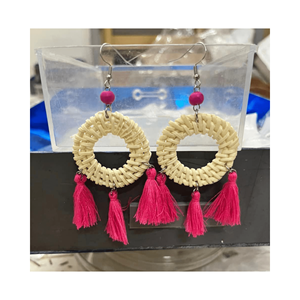 Pendientes llamativos bohemios de ratán hechos a mano al por mayor respetuosos con el medio ambiente, pendientes de tuerca de paja de punto de ratán Natural, diseño elegante - Product Image 5