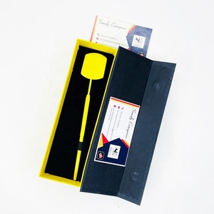 Espejo de Maquillaje de Bolsillo Plegable de Doble Cara, Ovalado, de Acero Inoxidable Sostenible, con Aumento de 3X, Color Amarillo - Product Image 4
