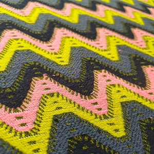 Tissu tissé Jacquard multicolore de luxe garçons filles teint en fil respirant matériau de sac lourd motif zigzag tricoté en chaîne - Product Image 3