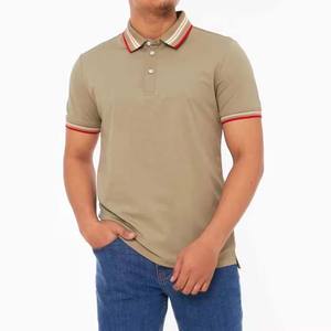 OEM personalizado hombres de manga corta Polo camisa transpirable de algodón de verano Streetwear con contraste de color Polo cuello bordado Logo - Product Image 1
