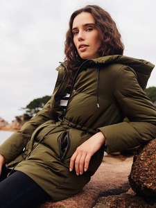 Dernière veste matelassée pour femme, chaude pour l'hiver, de haute qualité, imperméable, à capuche, épaisse, 100% polyester, fermeture éclair intégrale, respirante, design tissé - Product Image 2