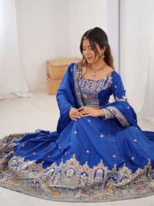 Nouvelle tenue de fête lehenga choli pour les vêtements de fête et les vêtements de mariage ainsi saison des fêtes détails Lehenga tissu crêpe naturelle - Product Image 3