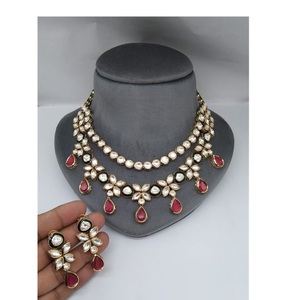 Conjunto de joyería de boda Kundan de lujo, collar de perlas Kundan multicapa, collar elegante con pendientes para mujer - Product Image 1