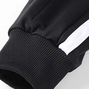 Chándales personalizados elegantes y asequibles para hombres, perfectos para entrenamiento de jogging y ropa de equipo - Product Image 3