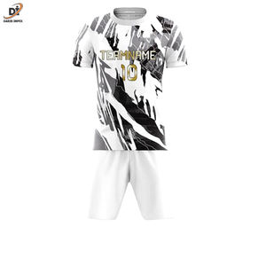OEM vente en gros 100% polyester respirant uniformes de football ensemble de haute qualité pour enfants impression de logo personnalisé - Product Image 4