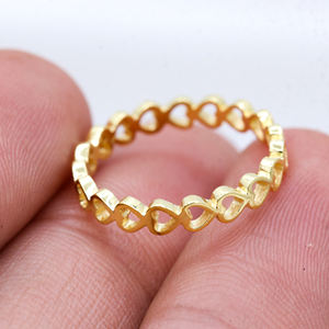 Comprar anillo de banda de joyería de uso diario hecho a mano en forma de corazón chapado en oro amarillo de Plata de Ley 925 para mujer al por mayor - Product Image 4