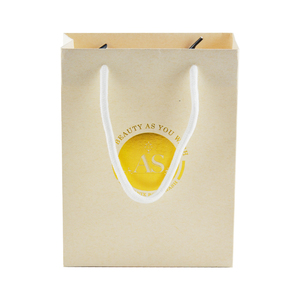 Bolsa de regalo de compras de papel Kraft ecológico de lujo, lámina dorada, estampado en caliente, asas de cuerda de algodón laminado mate para vela duradera - Product Image 2